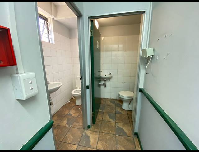 1,020M² BUILDING TO LET IN GEORGE CENTRAL